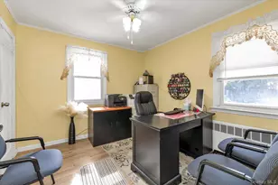 2272 Oxford St, East Meadow, NY 11554 - Photo 8