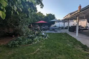 2272 Oxford St, East Meadow, NY 11554 - Photo 16