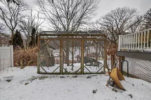 92 Valentine Ave, Glen Cove, NY 11542 - Photo 30