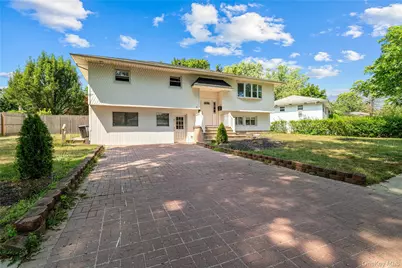 7 Pierre Drive, Commack, NY 11725 - Photo 2