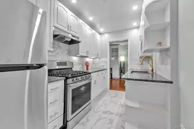 18-70 211th Street #6J, Bayside, NY 11360 - Photo 8