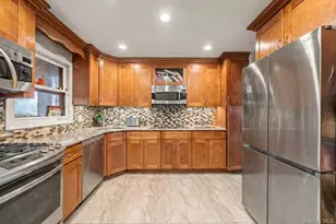 6 Kakiat Ln, Spring Valley, NY 10977 - Photo 10