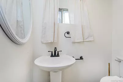 622 Barlow Avenue, New York, NY 10312 - Photo 24