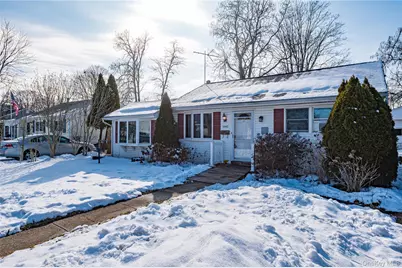 1440 Lombardy Boulevard, Bay Shore, NY 11706 - Photo 2