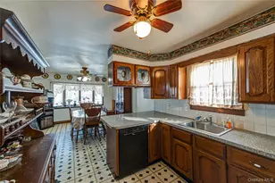 1440 Lombardy Blvd, Bay Shore, NY 11706 - Photo 10