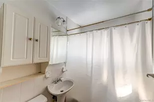 1440 Lombardy Blvd, Bay Shore, NY 11706 - Photo 18