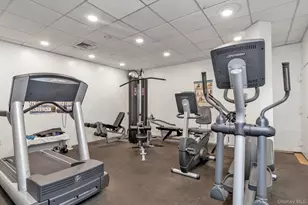 725 Miller Ave, Freeport, NY 11520 - Photo 14