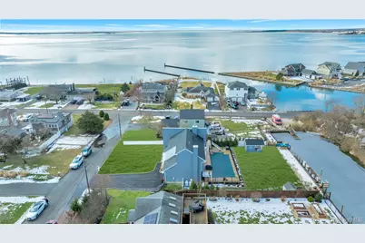 4 Bay Street, Center Moriches, NY 11934 - Photo 36