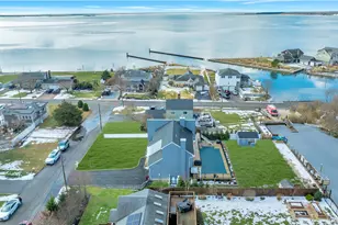 4 Bay St, Center Moriches, NY 11934 - Photo 36