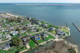 4 Bay St, Center Moriches, NY 11934 - Photo 38