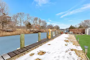 4 Bay St, Center Moriches, NY 11934 - Photo 30