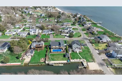4 Bay Street, Center Moriches, NY 11934 - Photo 36