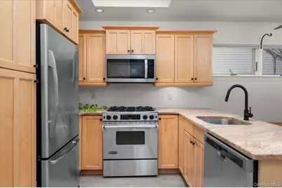 1325 Stoneybrook Avenue, Mamaroneck, NY 10543 - Photo 4