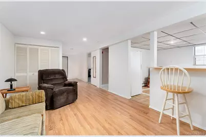 189 Broadway, Rocky Point, NY 11778 - Photo 18