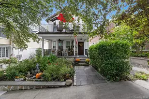 216 Lakeview Pl, Bronx, NY 10471 - Photo 2