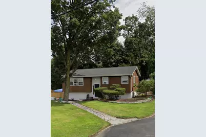 35 Oxford Road, New Windsor, NY 12553 - Photo 1