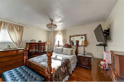 389 Beebe Court, North Babylon, NY 11703 - Photo 12