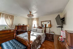 389 Beebe Ct, North Babylon, NY 11703 - Photo 12