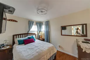 389 Beebe Ct, North Babylon, NY 11703 - Photo 8