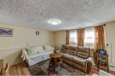 389 Beebe Court, North Babylon, NY 11703 - Photo 18