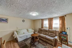 389 Beebe Ct, North Babylon, NY 11703 - Photo 18