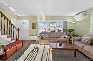 59 Holly Rd, Hewlett, NY 11557 - Photo 6