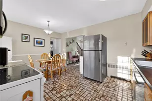 59 Holly Rd, Hewlett, NY 11557 - Photo 14