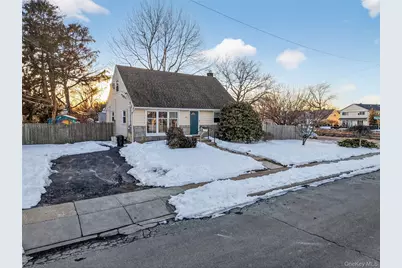 59 Holly Road, Hewlett, NY 11557 - Photo 2