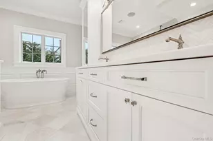133 Newmarket Rd, Garden City, NY 11530 - Photo 38