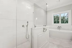 133 Newmarket Rd, Garden City, NY 11530 - Photo 38