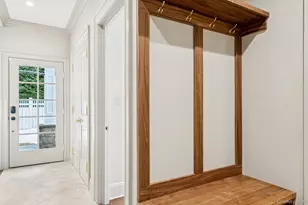 133 Newmarket Rd, Garden City, NY 11530 - Photo 18