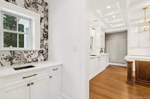 133 Newmarket Rd, Garden City, NY 11530 - Photo 8