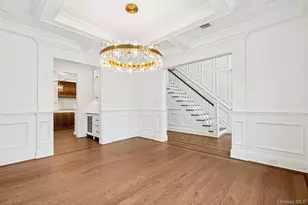 133 Newmarket Rd, Garden City, NY 11530 - Photo 6