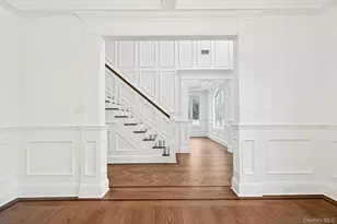 133 Newmarket Rd, Garden City, NY 11530 - Photo 4