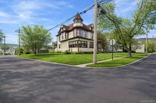 57 Park Ave, Suffern, NY 10901 - Photo 2