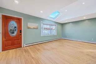 1616 Madison Ave, West Islip, NY 11795 - Photo 4