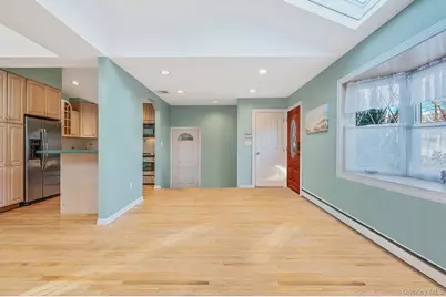 1616 Madison Avenue, West Islip, NY 11795 - Photo 6