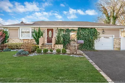 1616 Madison Avenue, West Islip, NY 11795 - Photo 2