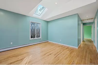 1616 Madison Avenue, West Islip, NY 11795 - Photo 8