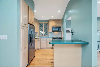 1616 Madison Avenue, West Islip, NY 11795 - Photo 14