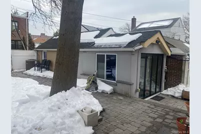 6139 184th Street, Fresh Meadows, NY 11365 - Photo 8