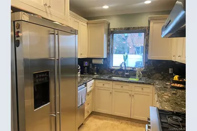 6139 184th Street, Fresh Meadows, NY 11365 - Photo 34