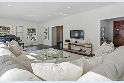 34 Sousa Drive, Sands Point, NY 11050 - Photo 8