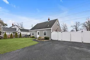 64 Cornflower Rd, Levittown, NY 11756 - Photo 18