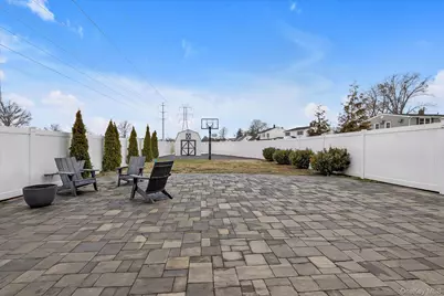 64 Cornflower Road, Levittown, NY 11756 - Photo 16