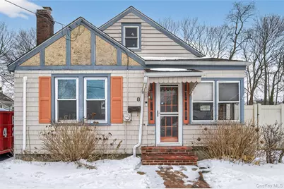 8 Henry Place, Bay Shore, NY 11706 - Photo 1