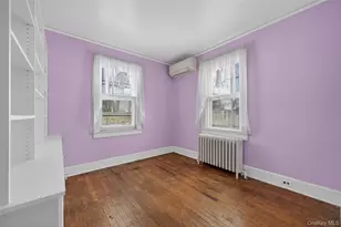 8 Henry Pl, Bay Shore, NY 11706 - Photo 16