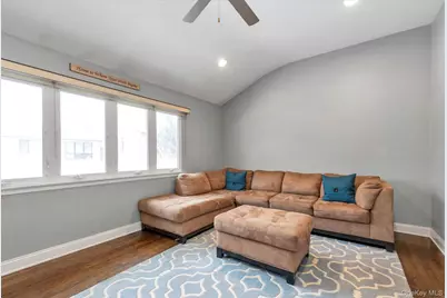 6 Cedar Drive E, Plainview, NY 11803 - Photo 14