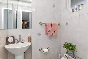 6 Cedar Dr E, Plainview, NY 11803 - Photo 12