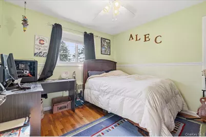 62 Eileen Avenue, Plainview, NY 11803 - Photo 16